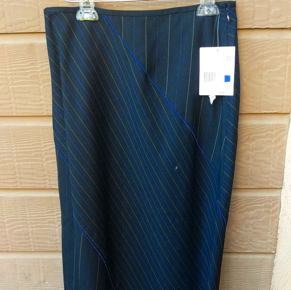 Liz claiborne pinstripe navy skirt